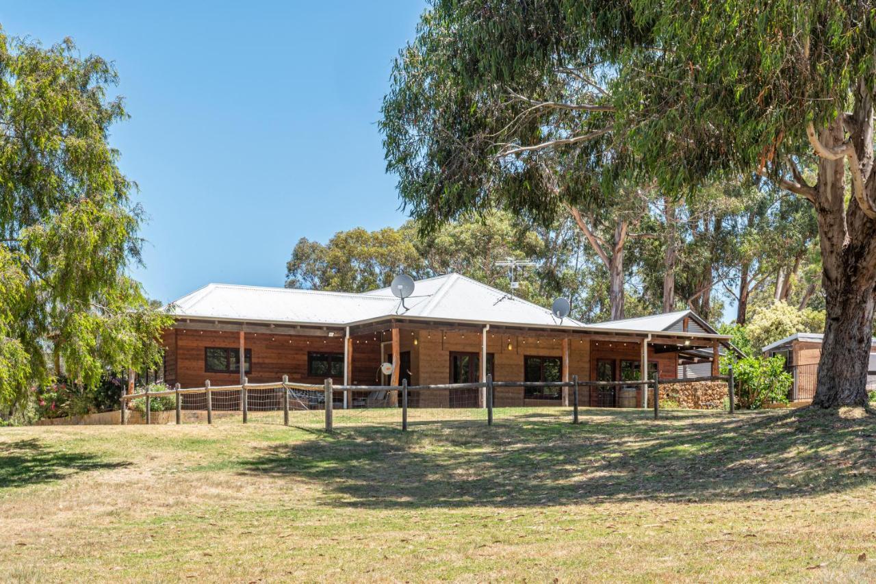 Island Brook Estate Vineyard And Chalets Yelverton Exteriér fotografie